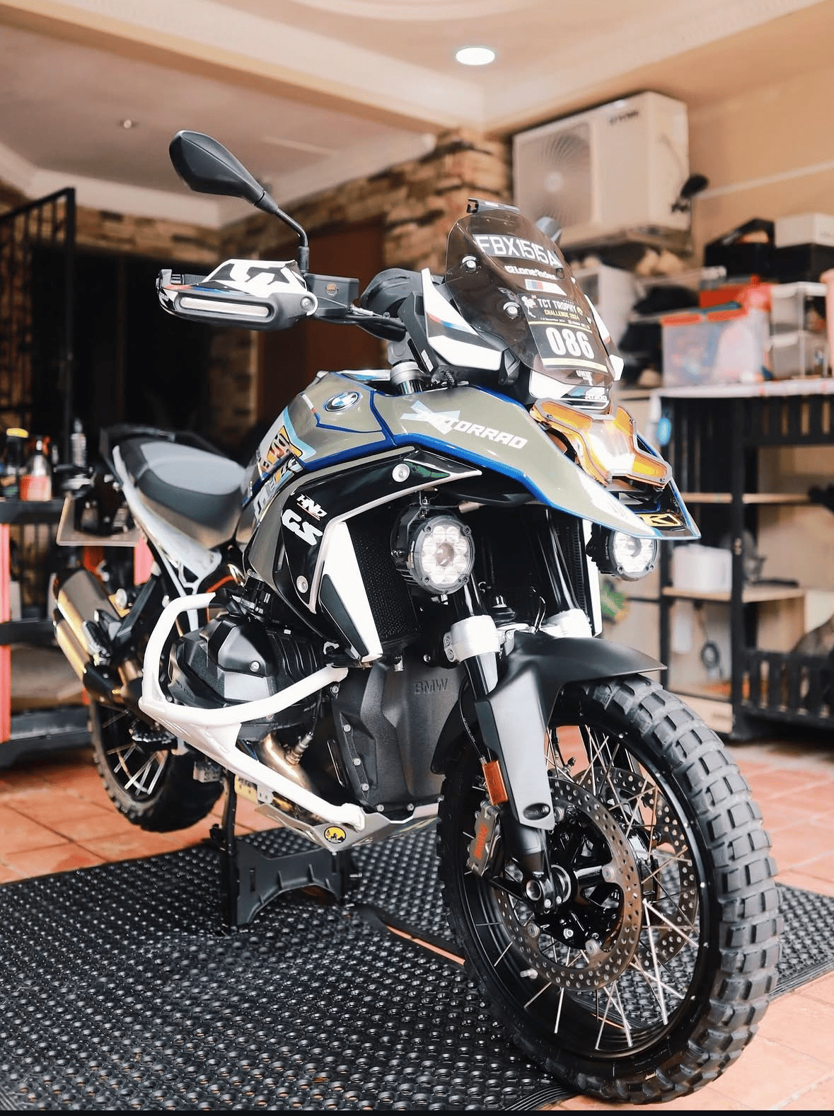 MOTOSAKA Detailing motorcycle finish gallery image 11