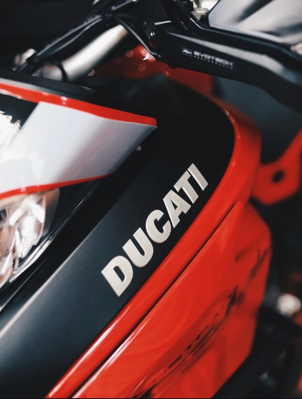 MOTOSAKA Detailing motorcycle finish gallery image 2